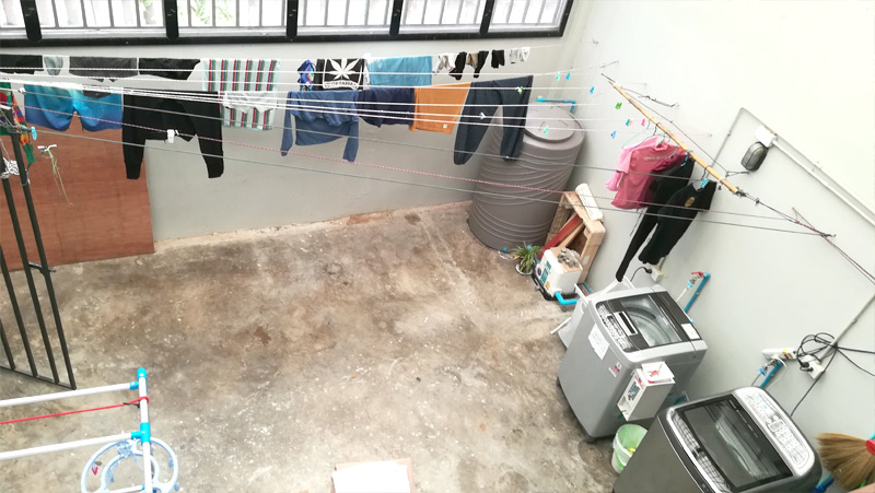 洗濯機と洗濯干しスペース
